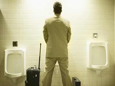 男性小便时刺痛怎么回事?小便刺痛的症状